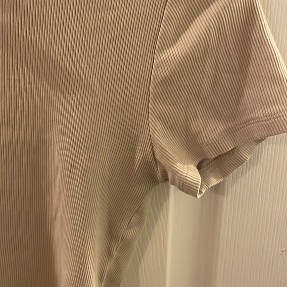 Beige Ribbed T-Shirt Small - Picture 4 of 6
